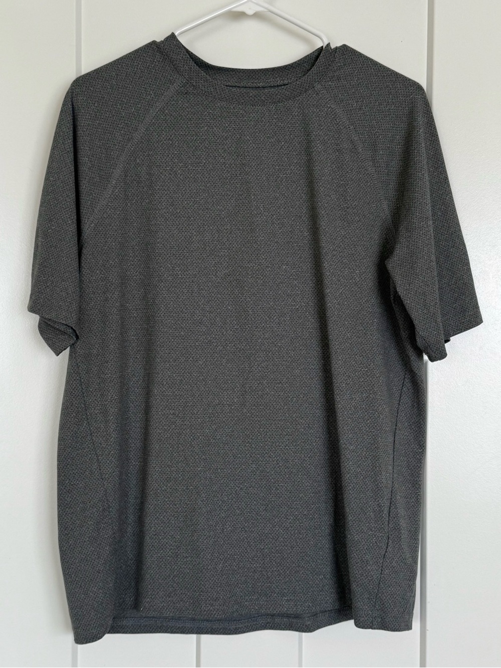 Glacier Performance Men’s Gray Short Sleeve Shirt Size Small